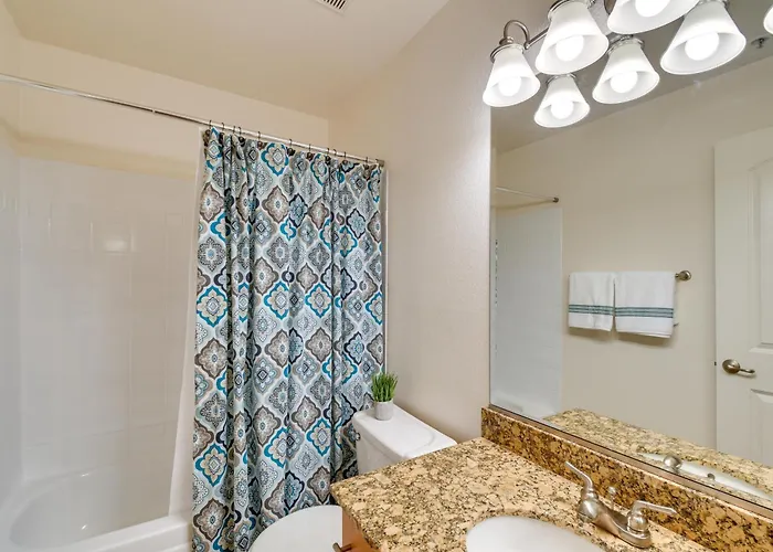 Holiday home Walkable Location: W/ Pool Access! Phoenix