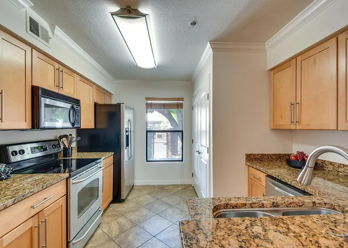 Walkable Location: W/ Pool Access! Holiday home Phoenix