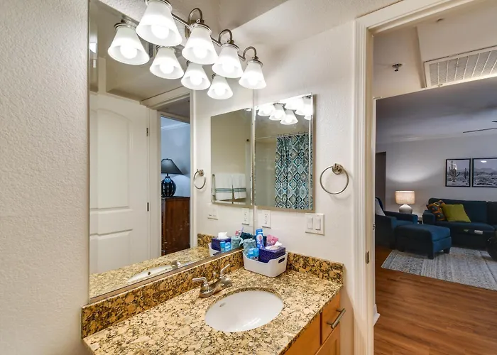 Walkable Location: W/ Pool Access! Holiday home Phoenix